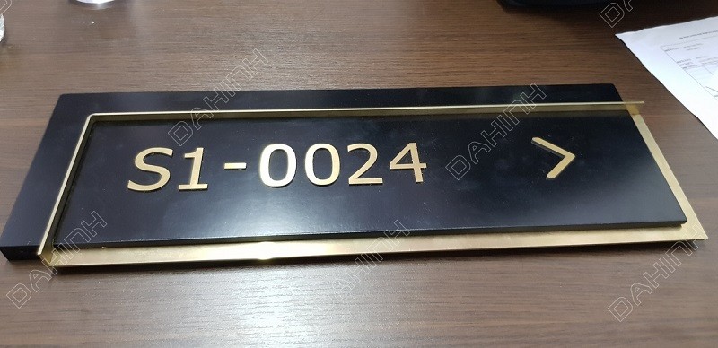 Gia công cắt chữ, bo viền biển quảng cáo nhanh chóng, chuyên nghiệp