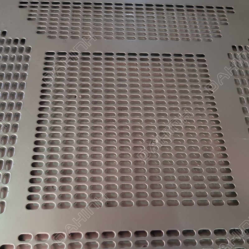 tam-inox-304-dot-lo-theo-yeu-cau-7