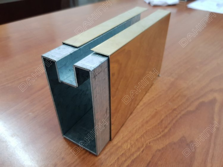 Chấn Gấp vách kính khung Inox Mạ Vàng