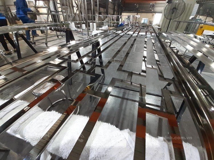 Gia công khung cửa inox mạ vàng