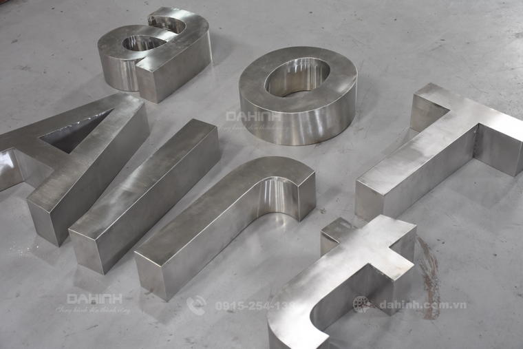 Gia công chữ nổi inox